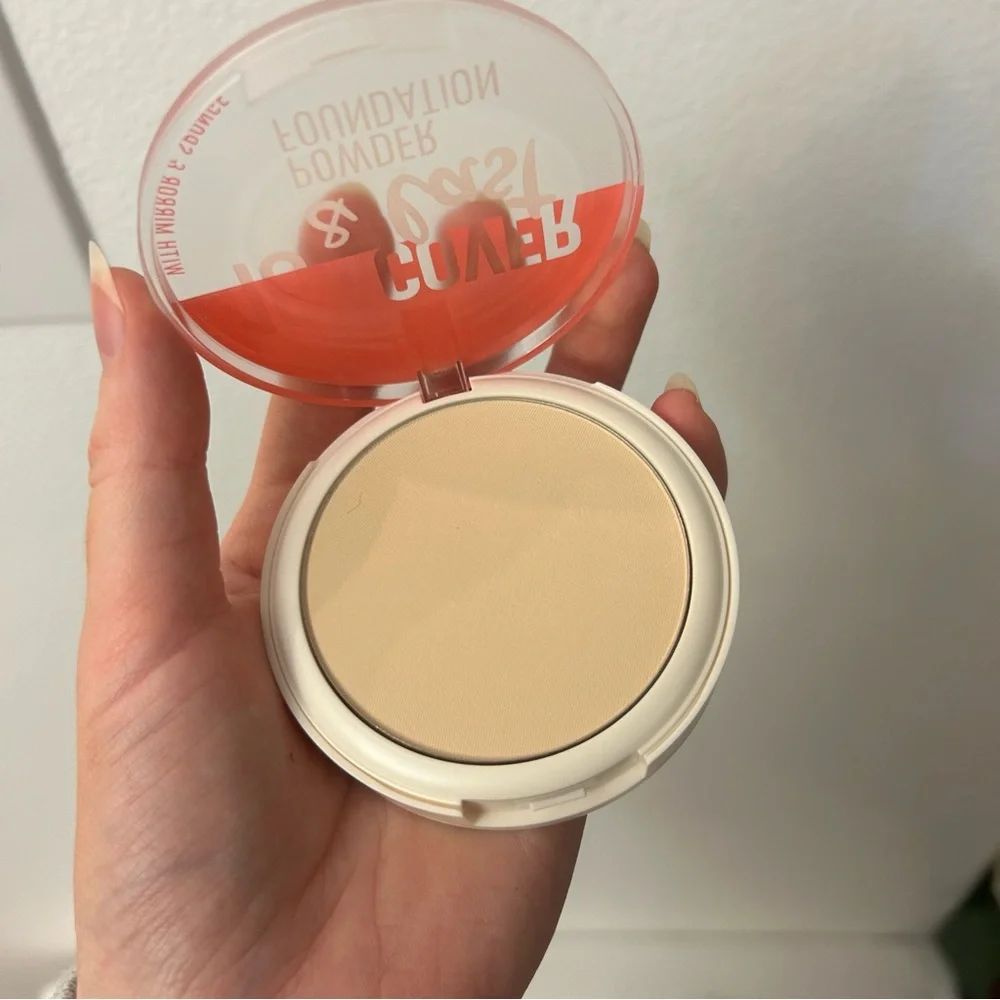 Essence face and lip makeup bundle - Picture 3 of 7